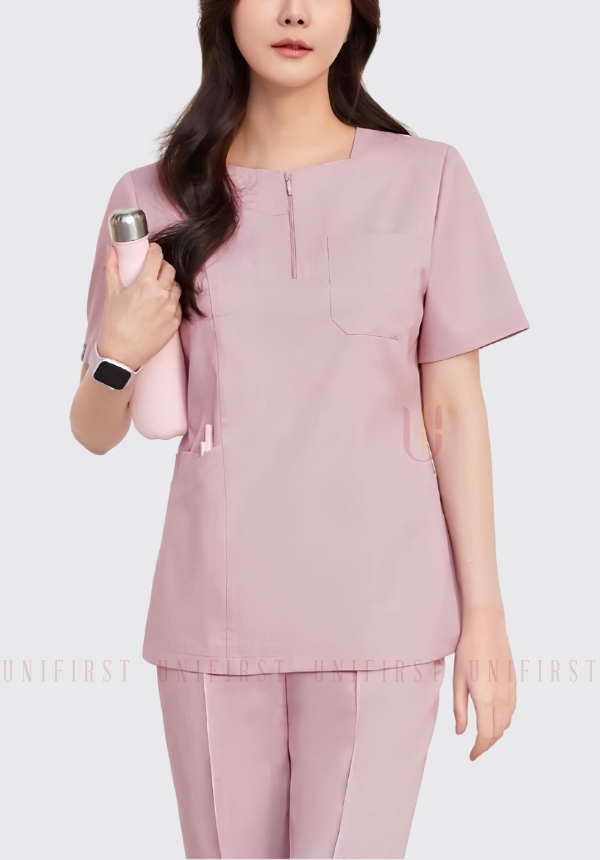 Bộ quần áo kỹ thuật spa màu hồng nhạt